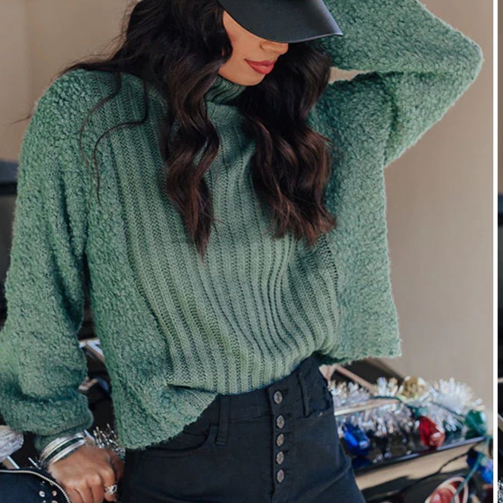 NWT Miracle Forest Green Textured Turtleneck Sweater